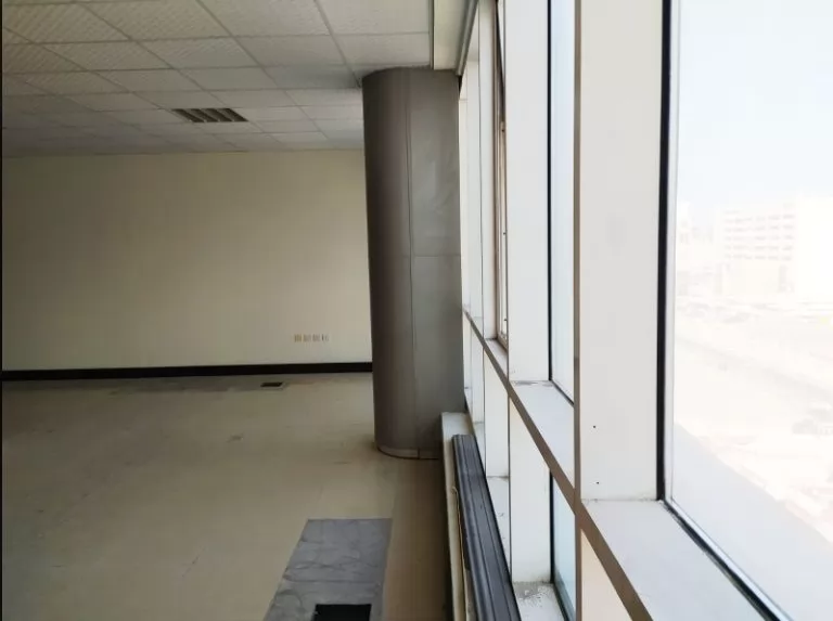 تجاري عقار جاهز غير مفروش مكتب  للإيجار في الدوحة #14010 - 4  صورة 
